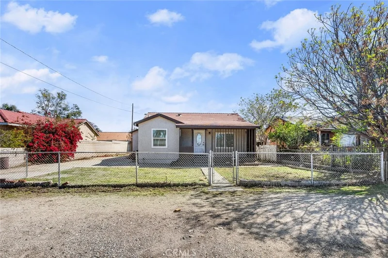 8987 Beech Avenue, Fontana, CA 92335