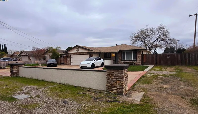 8930 Caselman Road, Sacramento, CA 95829