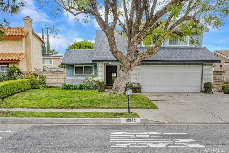 10242 Farralone Avenue, Chatsworth, CA 91311