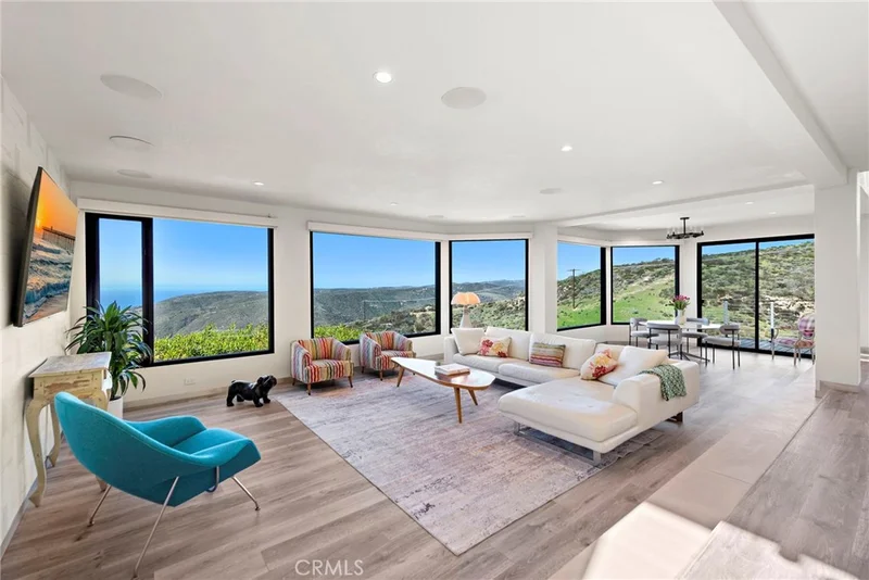 2590 Park Avenue, Laguna Beach, CA 92651