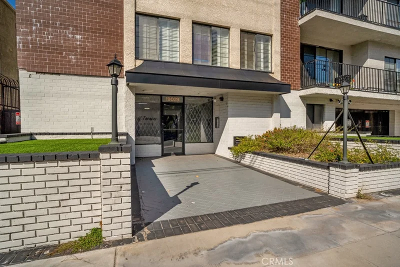 19029 Nordhoff Street 102, Northridge, CA 91324