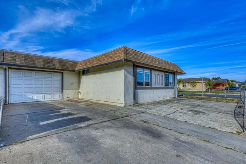 1258 Caoba Way, Salinas, CA 93905