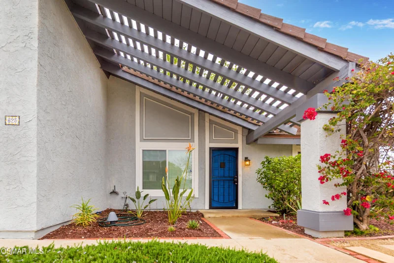 625 Lynwood Street, Thousand Oaks, CA 91360