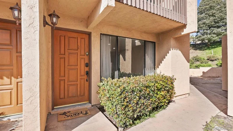 10267 Black Mountain Rd L8, San Diego, CA 92126