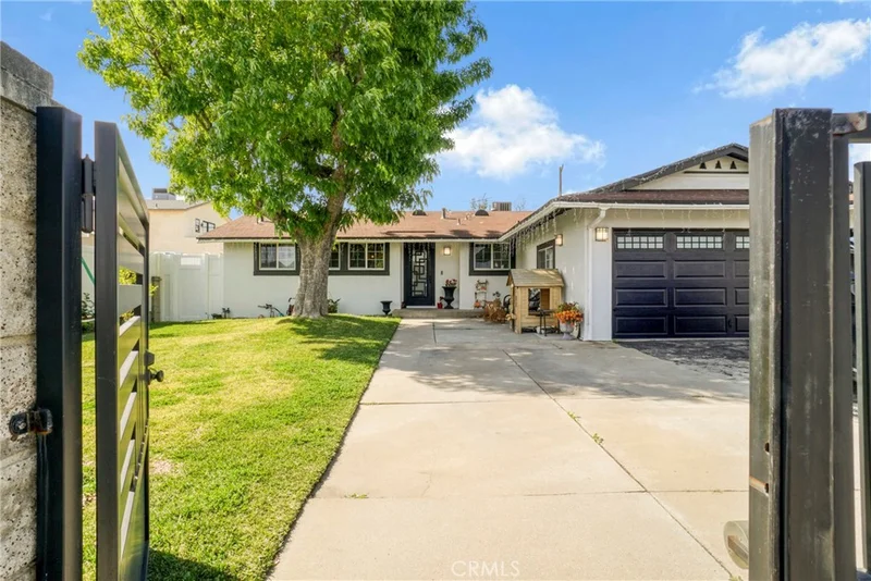 7721 Atoll Avenue, North Hollywood, CA 91605
