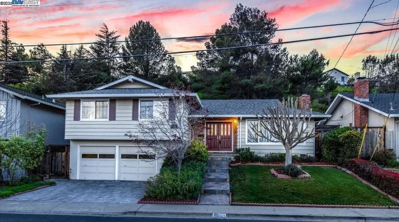 913 Heather Dr, San Carlos, CA 94070