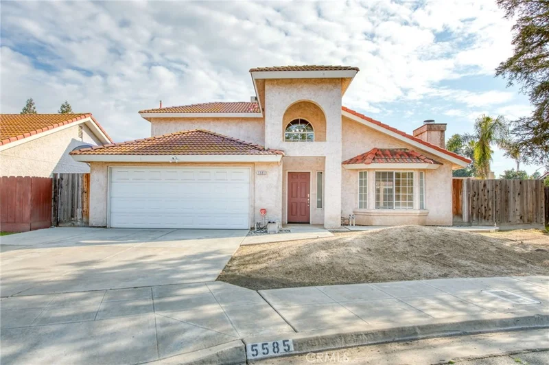 5585 W Mesa Avenue, Fresno, CA 93722