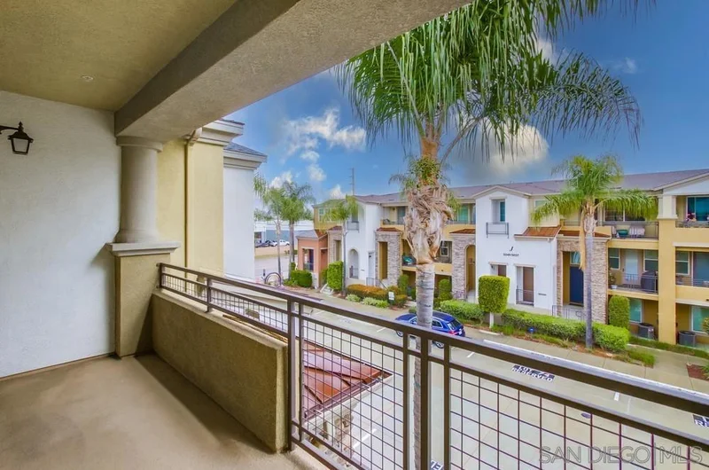 5072 Plaza Promenade, San Diego, CA 92123