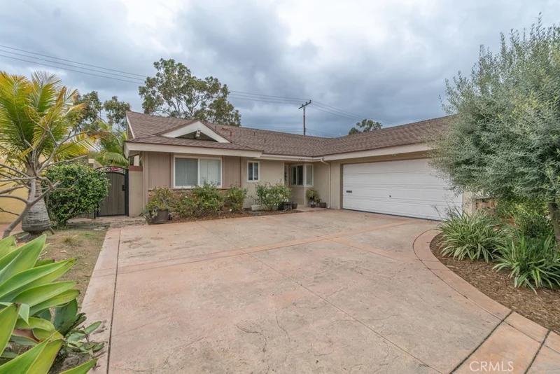 5231 E Canton Street, Long Beach, CA 90815