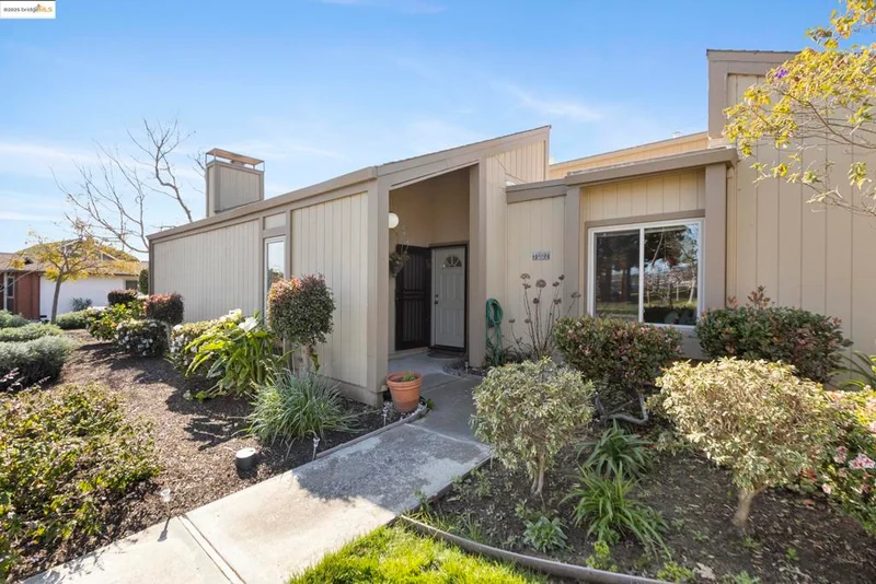 1001 Tahiti Ln, Alameda, CA 94502