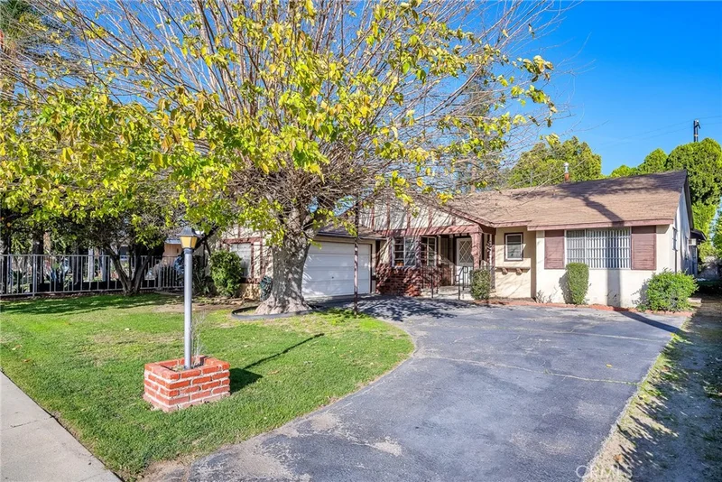 8472 Delco Avenue, Winnetka, CA 91306