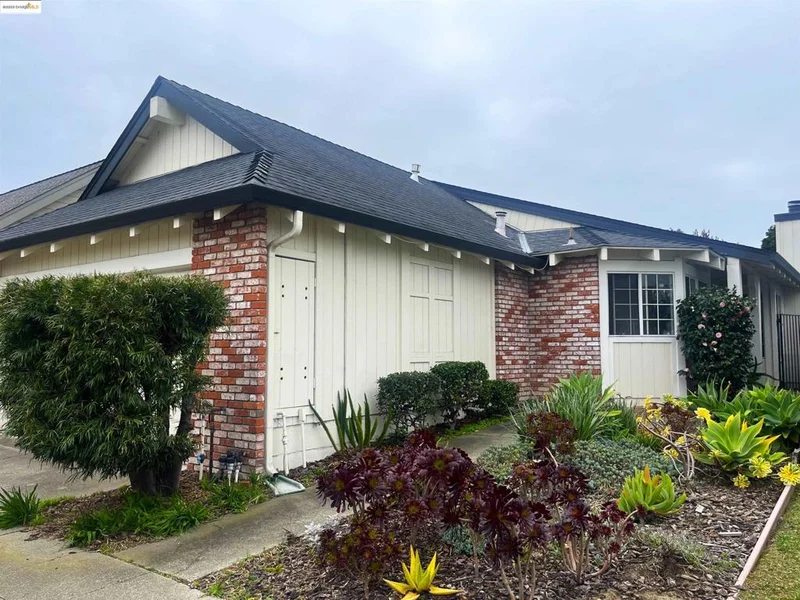 27 Hampton Ct, Alameda, CA 94502