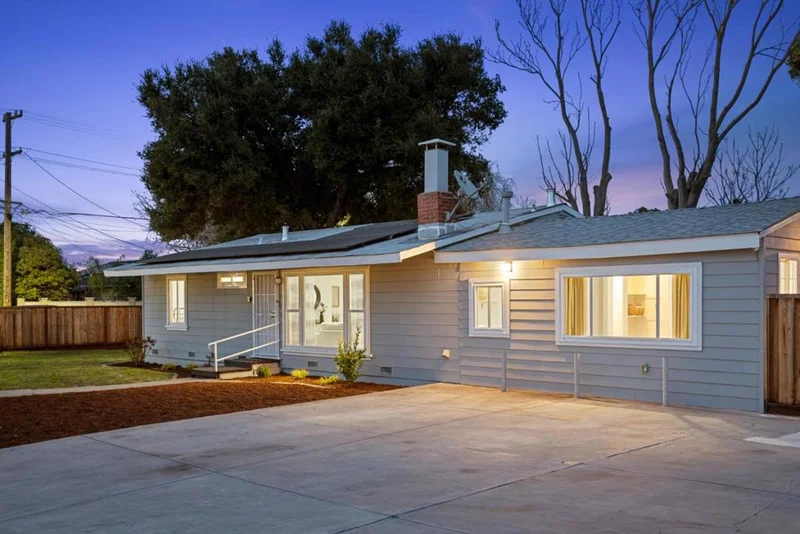 1040 Laurel Avenue, East Palo Alto, CA 94303