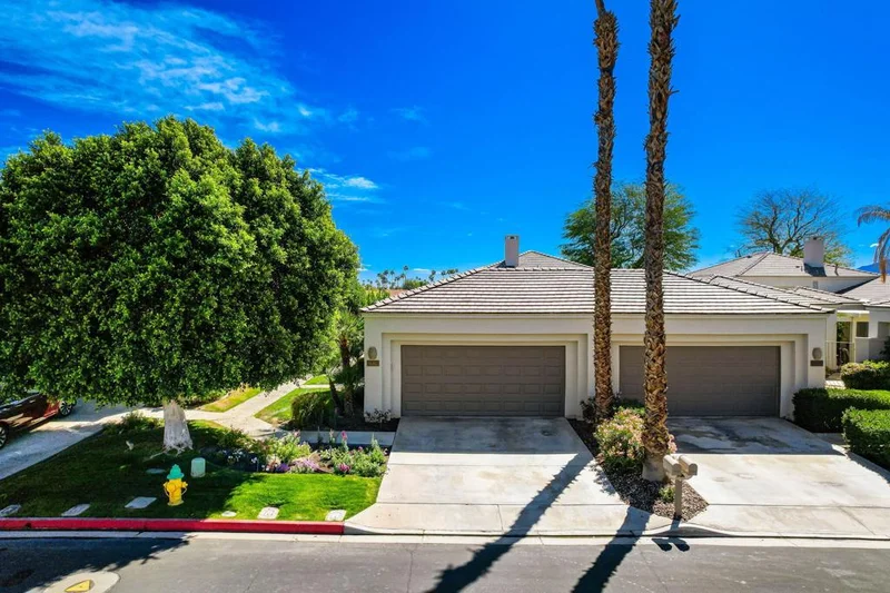 54482 Oak Tree Unit A-112, La Quinta, CA 92253
