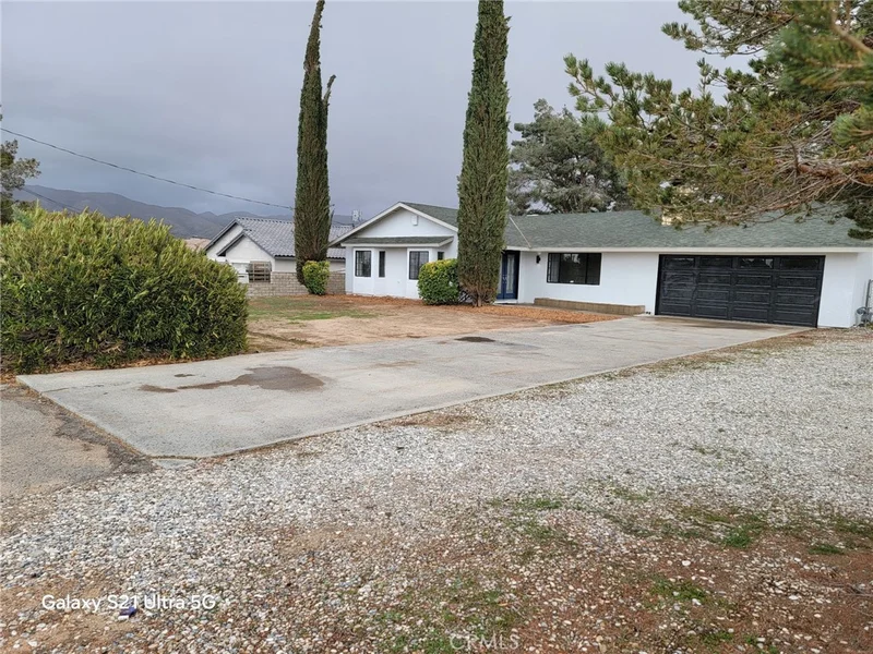 18425 Ranchero Road, Hesperia, CA 92345