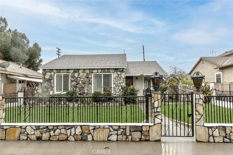 11537 Rincon Avenue, San Fernando, CA 91340