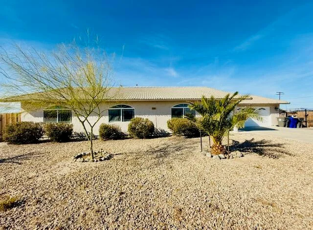 2565 Sea Raider Avenue, Thermal, CA 92274