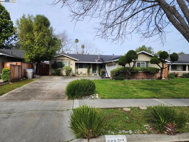 989 Twin Brook Dr