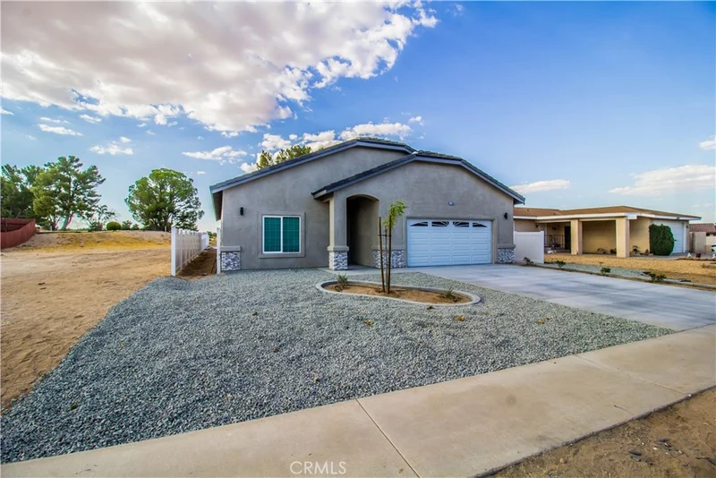 27396 Cloverleaf Drive, Helendale, CA 92342