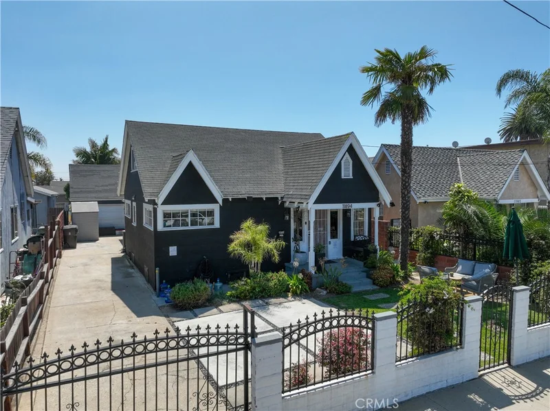 11894 Truro Avenue, Hawthorne, CA 90250