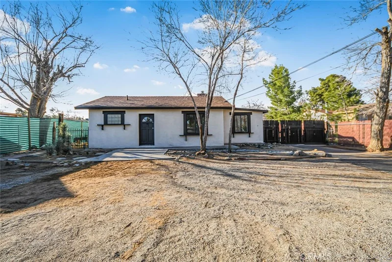 12514 E Avenue V-10, Pearblossom, CA 93553