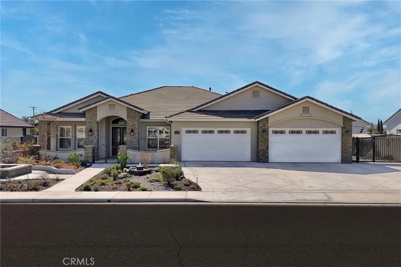 11307 Delsierra Lane, Bakersfield, CA 93312