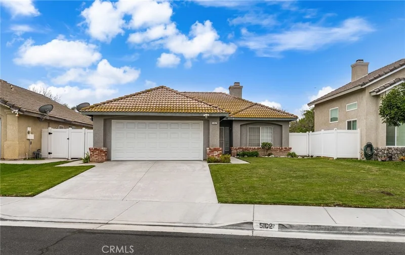 5102 Sierra Cross Way, Jurupa Valley, CA 92509