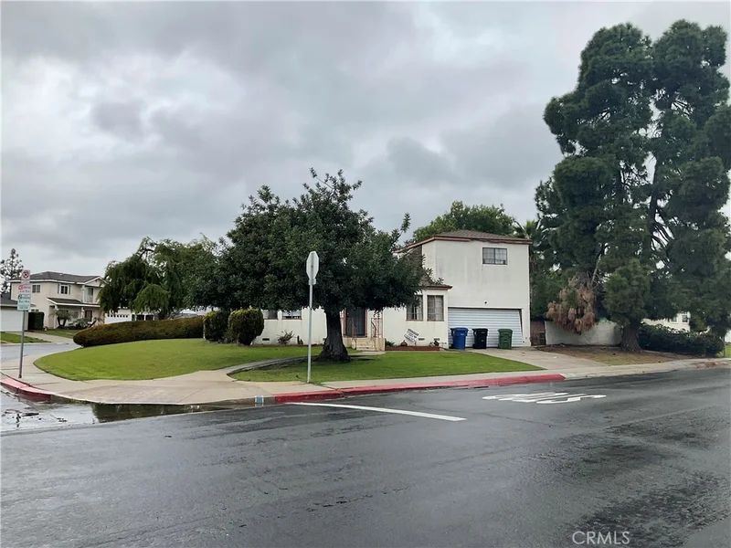 8855 Lilienthal Avenue, Los Angeles, CA 90045