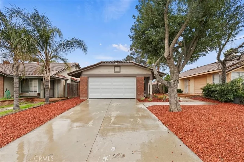 105 Orangetree Drive, Perris, CA 92571