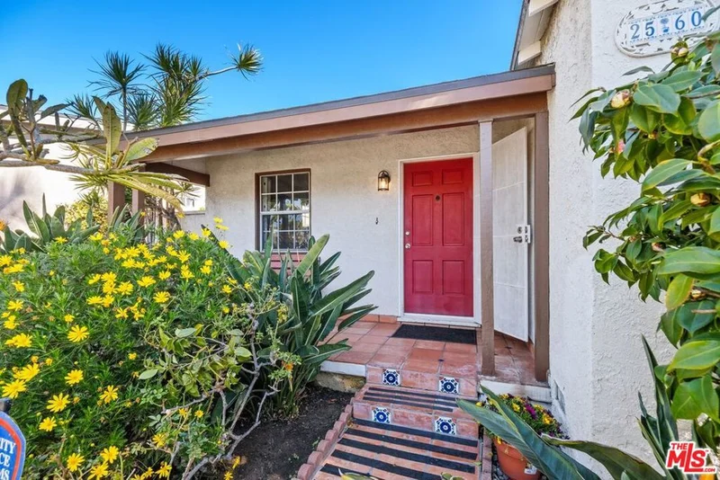 2560 Coolidge Avenue, Los Angeles, CA 90064
