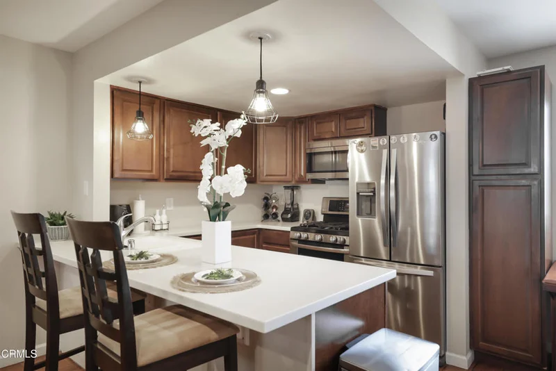 549 S E Street, Oxnard, CA 93030