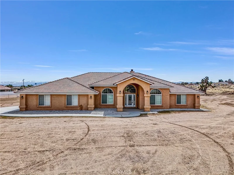 8929 Yucca Terrace Drive, Phelan, CA 92371