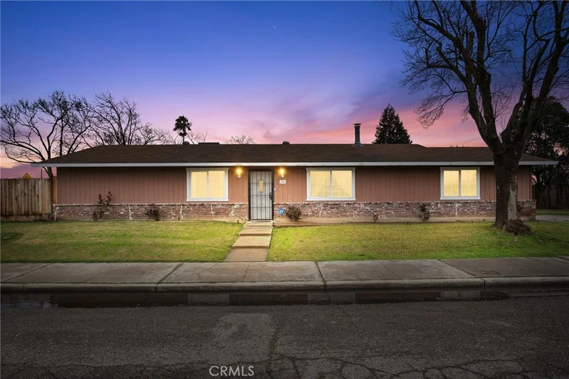 794 N West Avenue, Merced, CA 95341