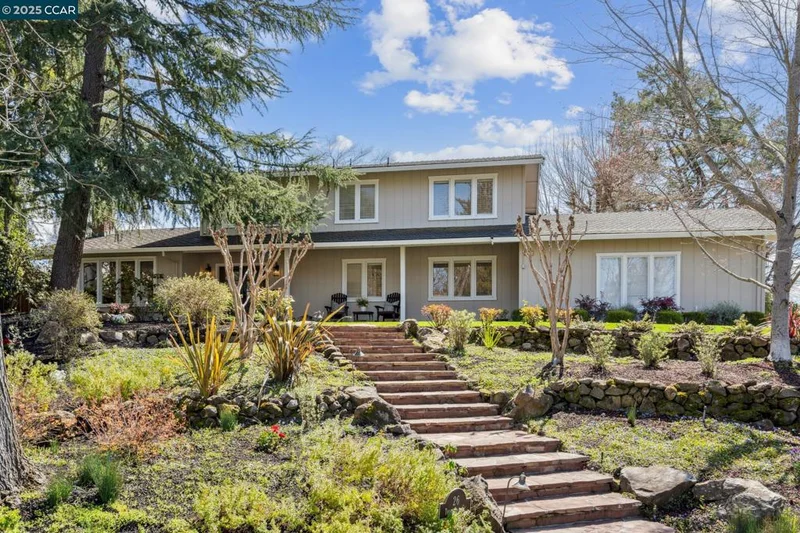26 Thornhill Ct, Danville, CA 94526