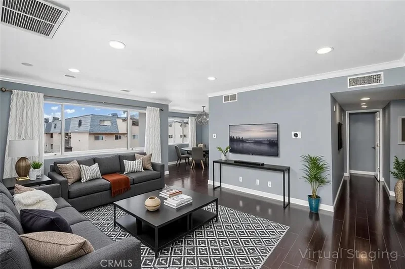 18611 Collins Street E26, Tarzana, CA 91356