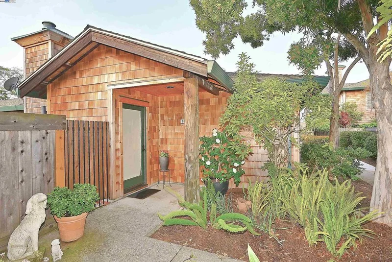 616 Centre Ct, Alameda, CA 94502
