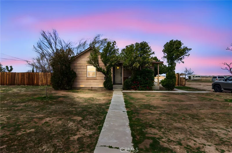 2539 E Avenue Q, Palmdale, CA 93550