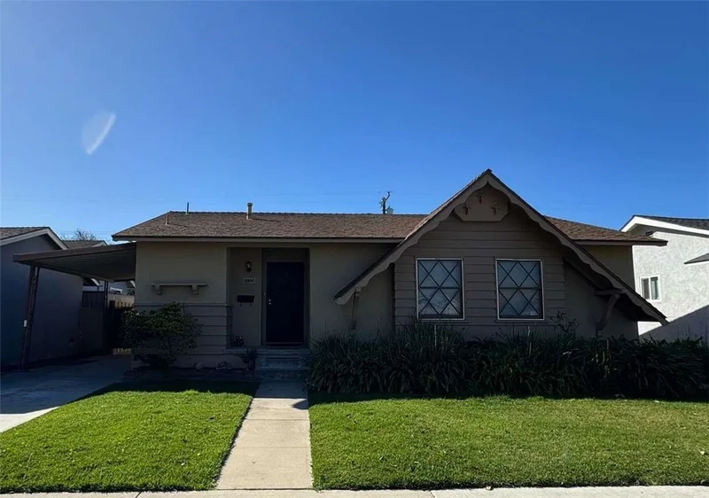 11328 214th Street, Lakewood, CA 90715