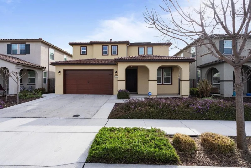 521 Seville Drive, Hollister, CA 95023