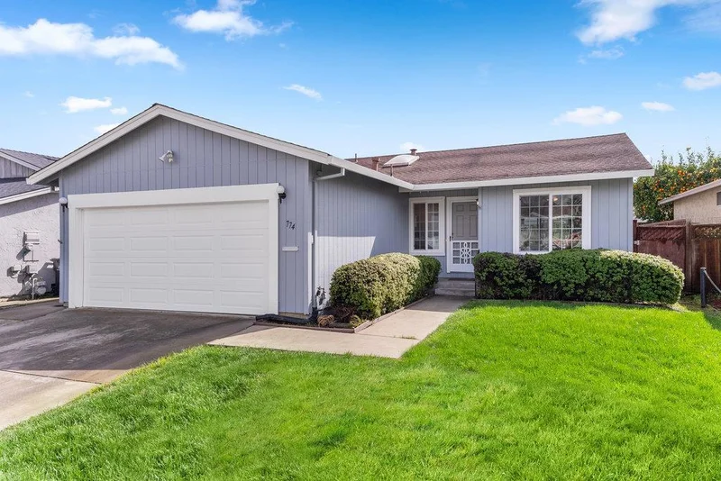 774 Almond Drive, Watsonville, CA 95076