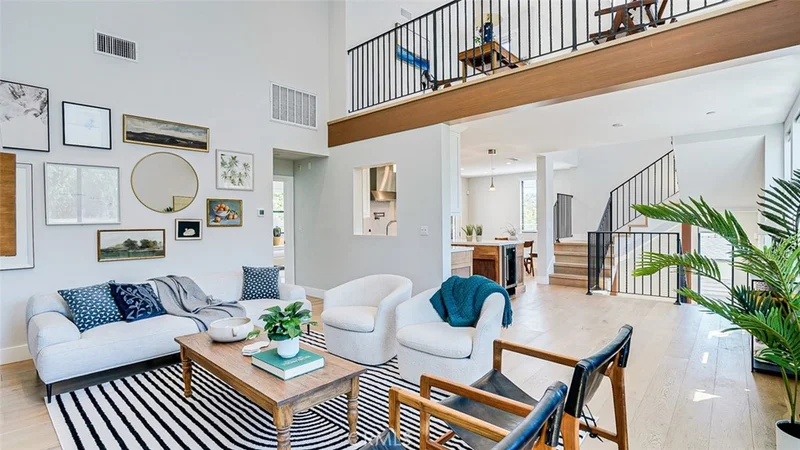 12464 Washington Place C, Los Angeles, CA 90066