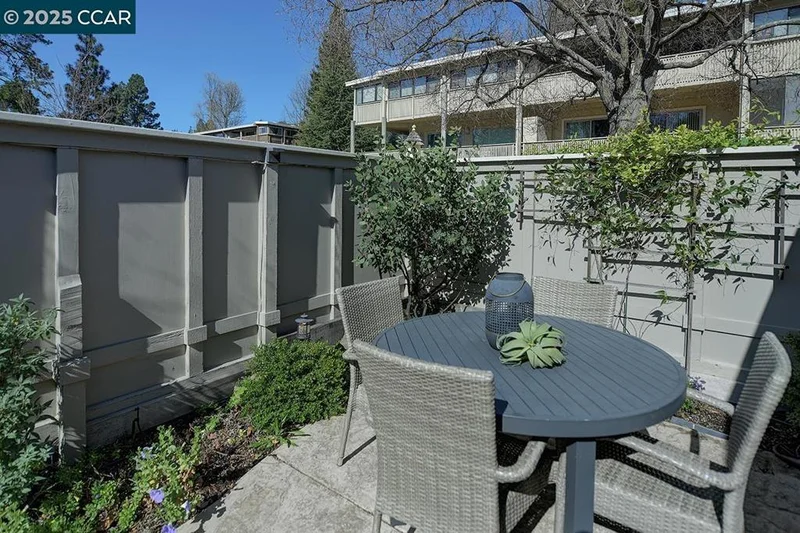 1900 Golden Rain Rd 2, Walnut Creek, CA 94595
