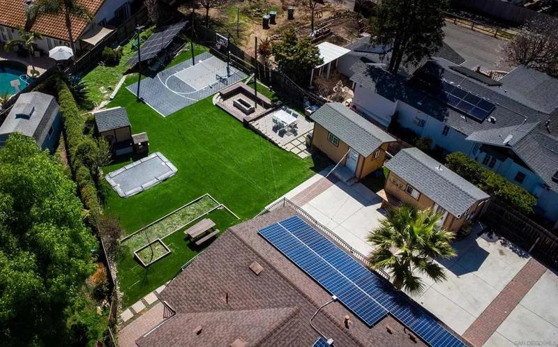 853 Crescent Dr, Vista, CA 92084