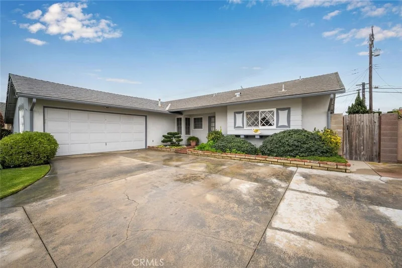 11384 Harrisburg Road, Los Alamitos, CA 90720