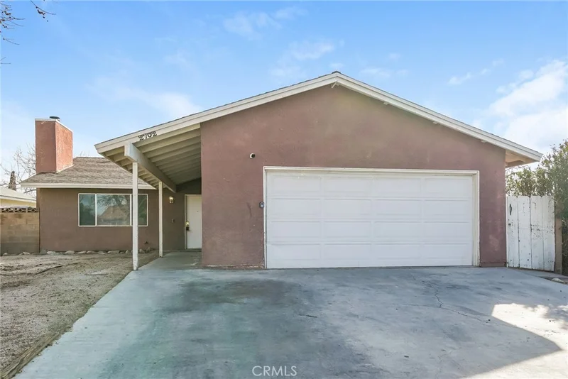 2702 E Lingard Street, Lancaster, CA 93535