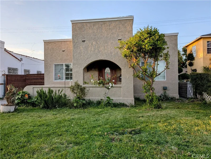 2711 Walnut Street, Huntington Park, CA 90255