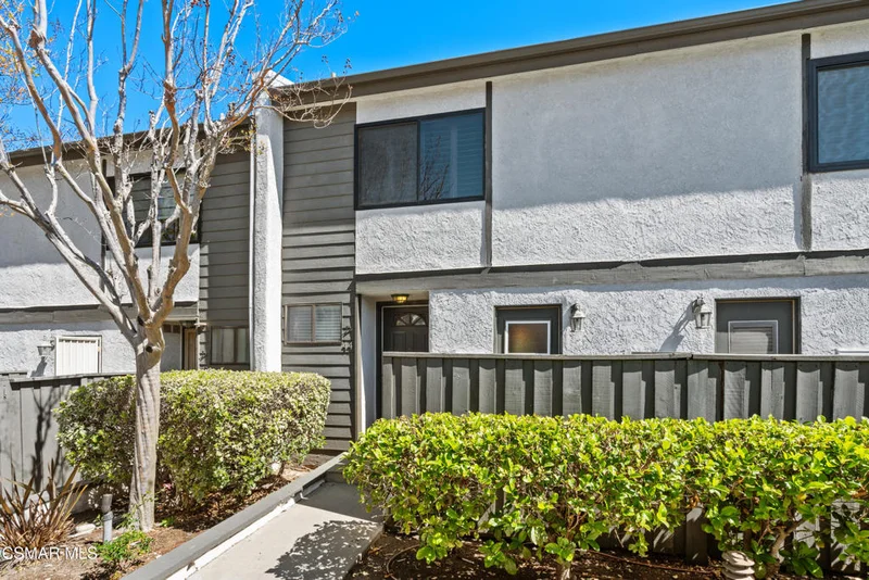 11311 Tampa Avenue 44, Porter Ranch, CA 91326