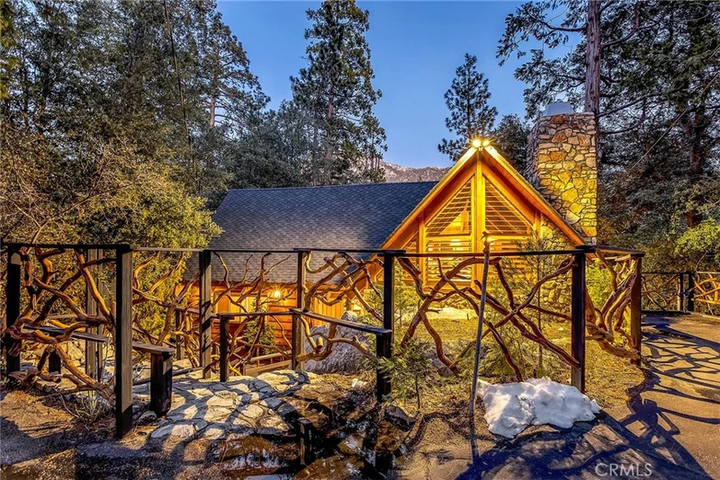 25300 Pine Crest Avenue, Idyllwild, CA 92549