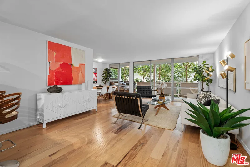 848 N Kings Road 108, West Hollywood, CA 90069