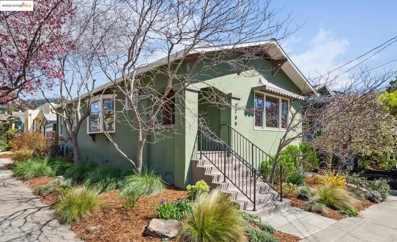 2700 Madeline St, Oakland, CA 94602